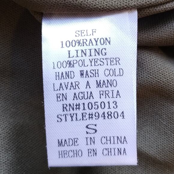 L Andree by Unit Olive Green Dolman Wide Sleeve Button Collared Dress S NWT Flaw - Picture 6 of 15